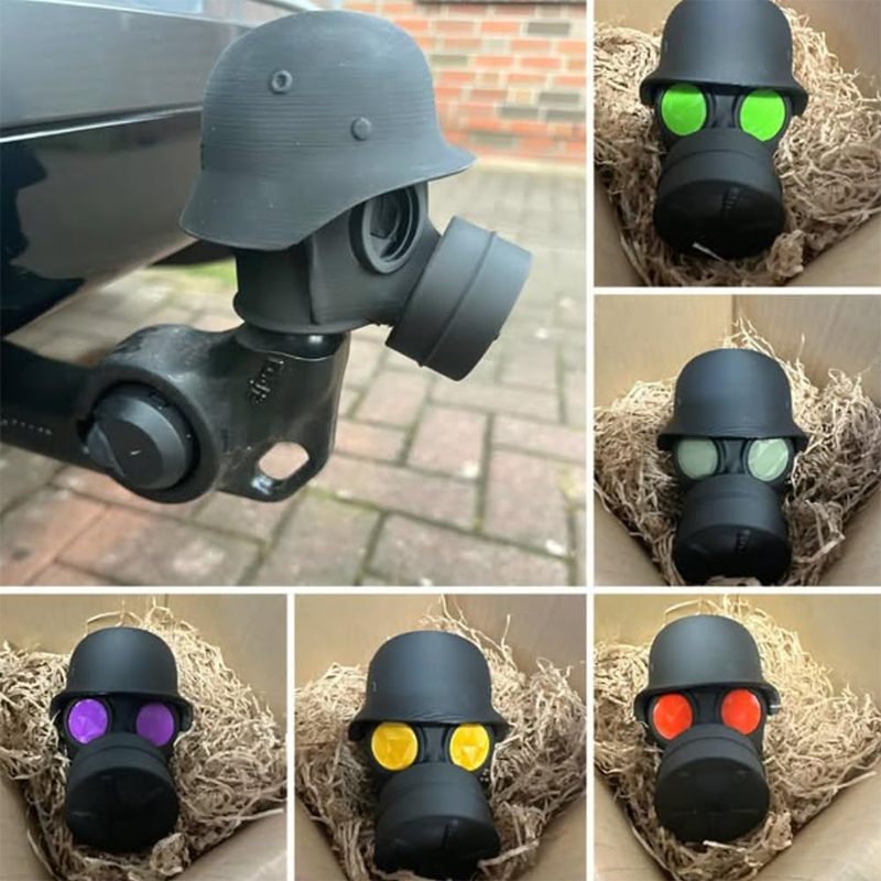 3D Printing Steel - Anhängerkupplungsabdeckung mit Stahlhelm und Gasmaske. 3D-gedruckte